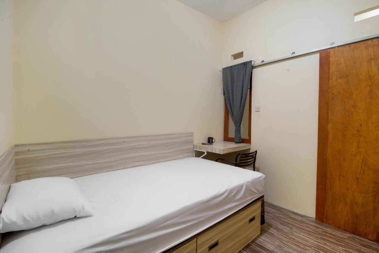 Oyo Life 3149 Guest House Ppli 万隆 外观 照片